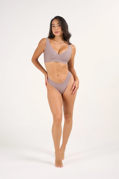 Scalloped Deep V Smooth Lift Bra